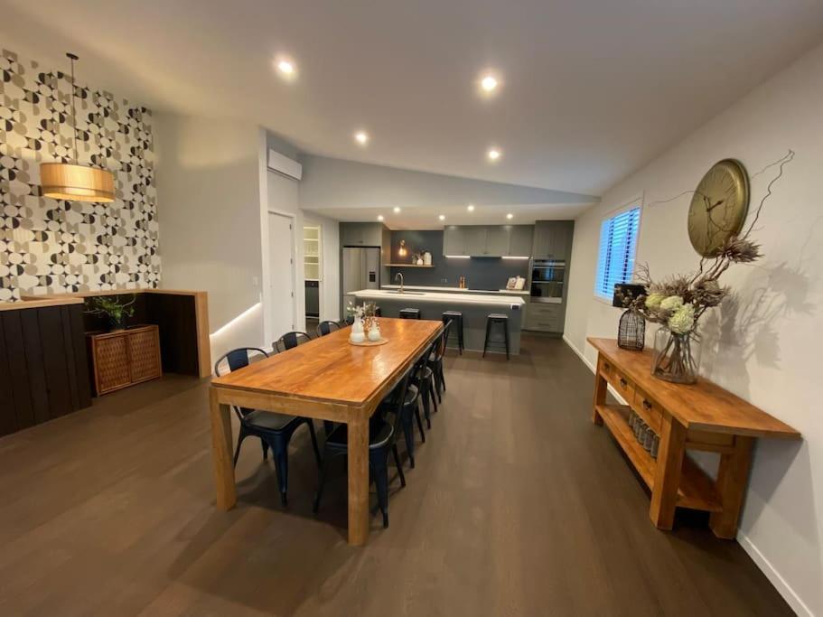 Villa Luxury Escape In Cbd - Walking Distance To Town à Tauranga Extérieur photo