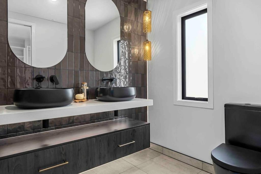 Villa Luxury Escape In Cbd - Walking Distance To Town à Tauranga Extérieur photo