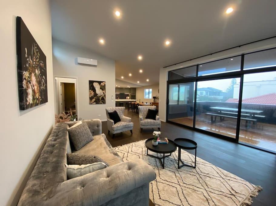 Villa Luxury Escape In Cbd - Walking Distance To Town à Tauranga Extérieur photo