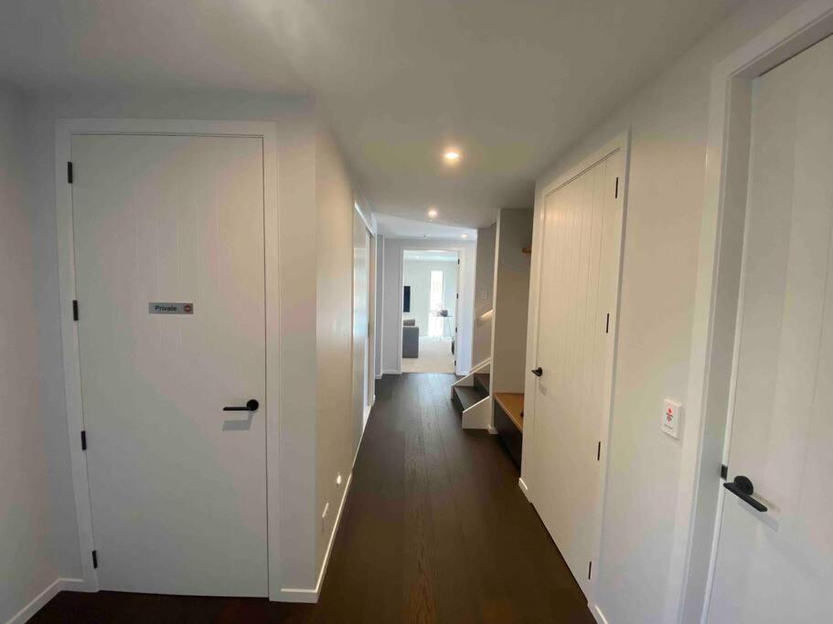 Villa Luxury Escape In Cbd - Walking Distance To Town à Tauranga Extérieur photo